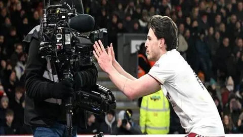 瓜迪奥拉公布：多库预计休战2-3周，冬窗转会特拉福德阵容无忧！