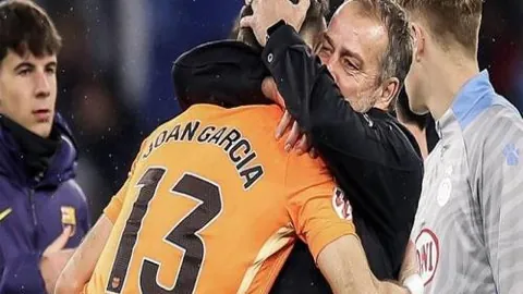 霍金斯历经三局激战墨菲，问鼎世界第一宝座